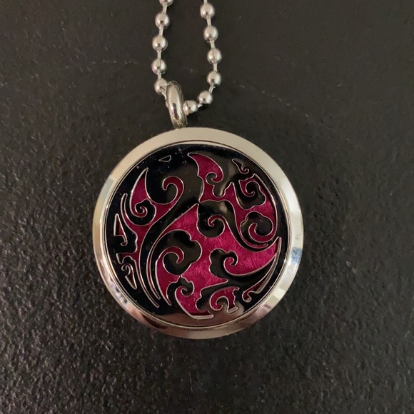 $5 SALE—Braided Birch Aromatherapy Necklaces & 10 Round Felt Aromatherapy Pads - Picture 2 of 4